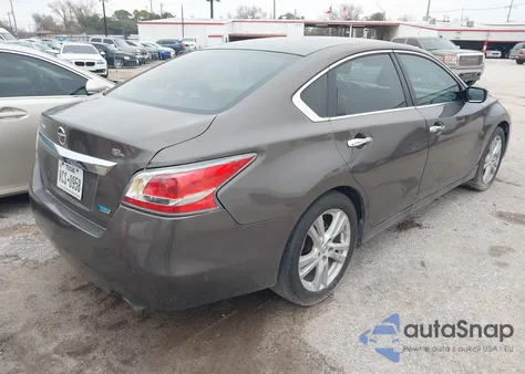 2015 Nissan Altima 2.5/2.5 S/2.5 Sl/2.5 Sv z USA, uszkodzony, nr VIN 1N4AL3APXFN916579